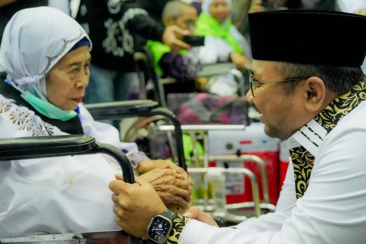 Menag Sambut Kedatangan Jemaah Haji Kloter 63