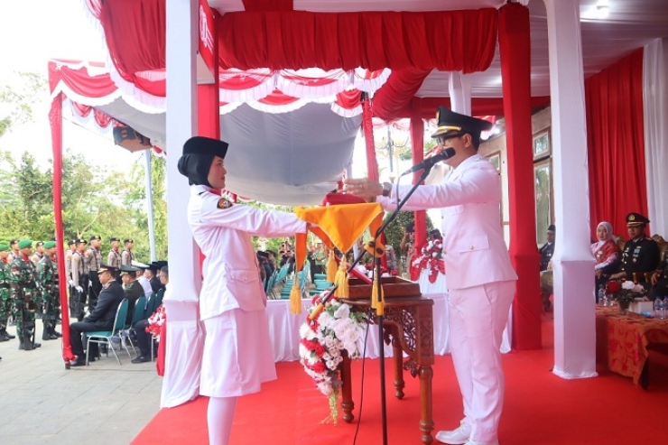 Upacara HUT Ke-80 RI di Kepulauan Mentawai Berjalan Khidmat dan Sukses