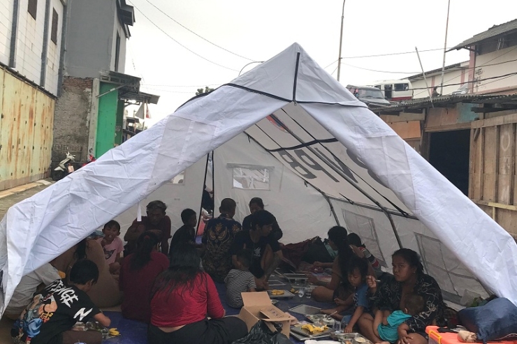 BGN Salurkan Bantuan MBG 3 Kali Sehari untuk Warga Terdampak Banjir di Cikarang Utara