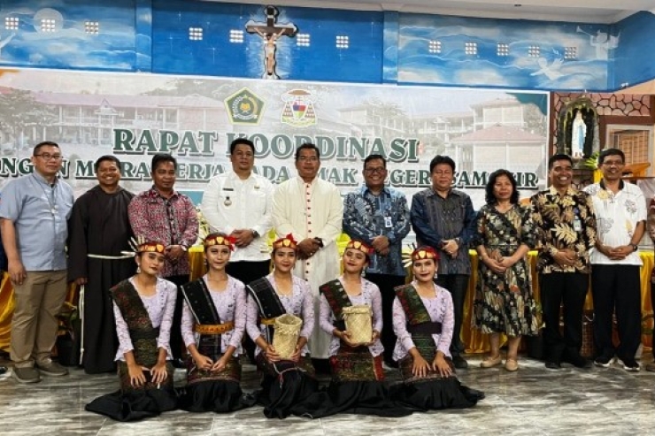 Dirjen Bimas Katolik Berharap SMAK Negeri Samosir Jadi Pemimpin Masa Depan