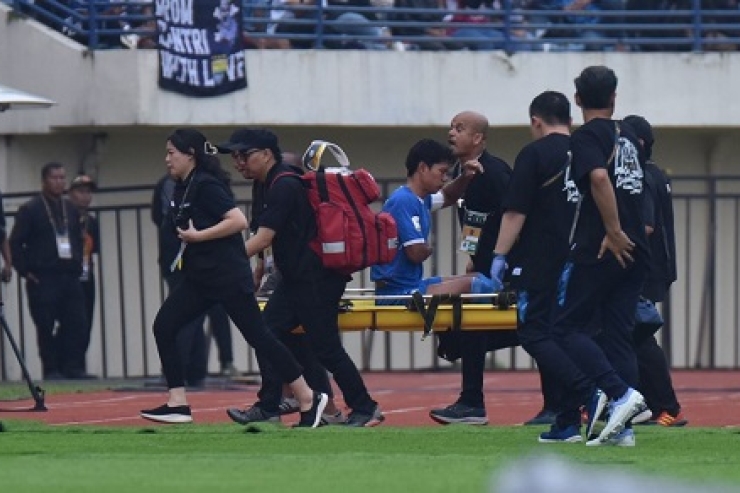 Dokter Tim Persib Laporkan Tulang Rusuk Jupe Patah