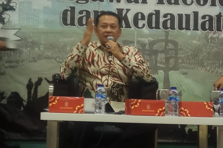 Ketua MPR Minta Masyarakat Jangan Tarik Uang Serempak di Bank