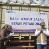 BULOG Berhasil Serap 1 Juta Ton Beras Petani Lokal