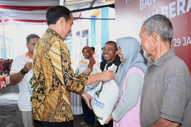 Airlangga Sebut BLT Ditujukan sebagai Mitigasi Risiko Pangan