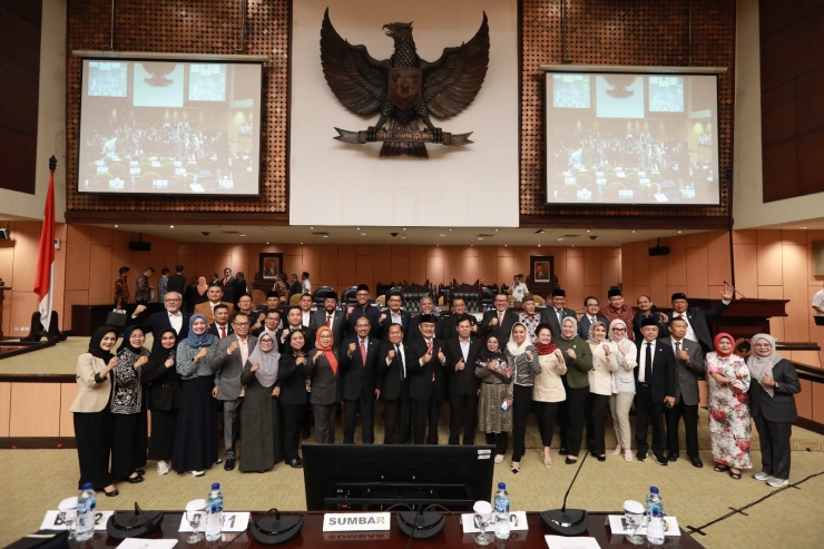 Sidang Paripurna Luar Biasa, DPD RI Ketok Dua Keputusan