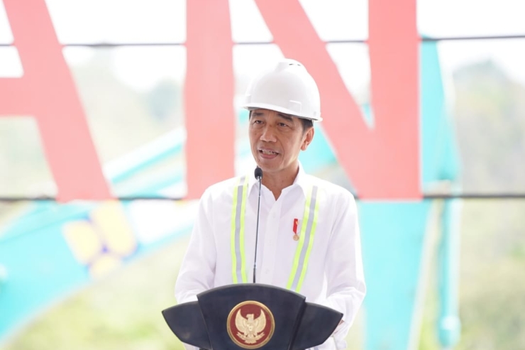 Jokowi Didampingi Hadi Tjahjanto Lakukan Grounbreaking Bandara Internasional IKN