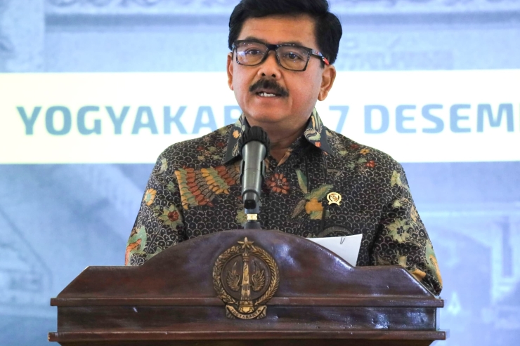 Serahkan Sertifikat Tanah Kesultanan dan Kadipaten di Yogyakarta, Menteri Hadi: Ouput Akhir Kegiatan