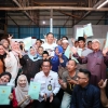 Menteri AHY Serahkan Sertifikat PTSL ke Rumah Warga di Samarinda