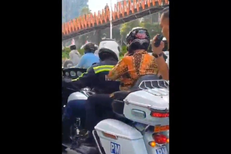 Menko Polhukam Naik Motor Patwal Rapat di Istana