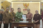 Terima Hasil Reviu LKjPP, Menteri PANRB Telah Penuhi Kewajiban Kontitusional
