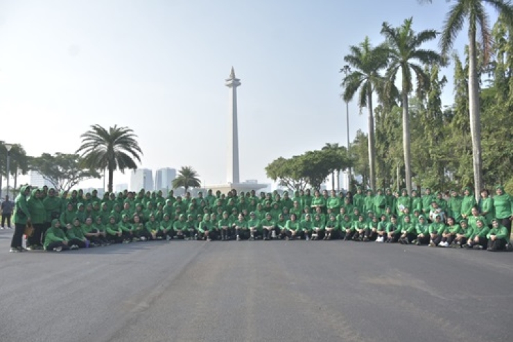 Prajurit dan Persit KCK Cabang XV Kodim 0501 PD Jaya Gelar Olahraga Bersama 