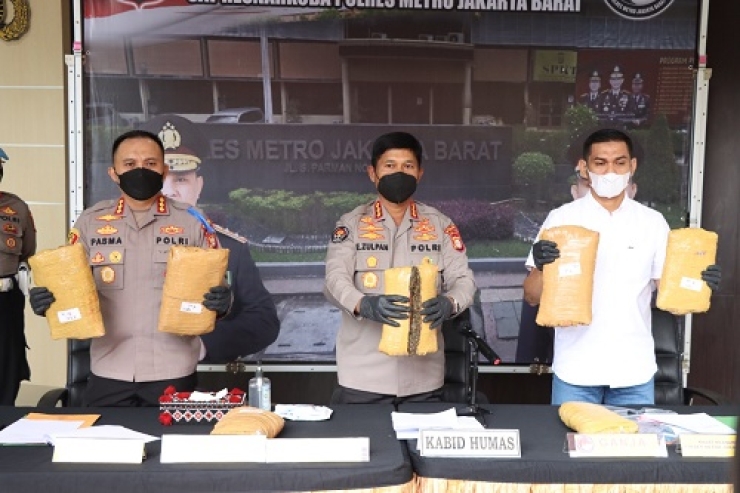 Polres Metro Jakarta Barat Berhasil Ungkap Kasus Narkoba Seberat 725 Kilogram