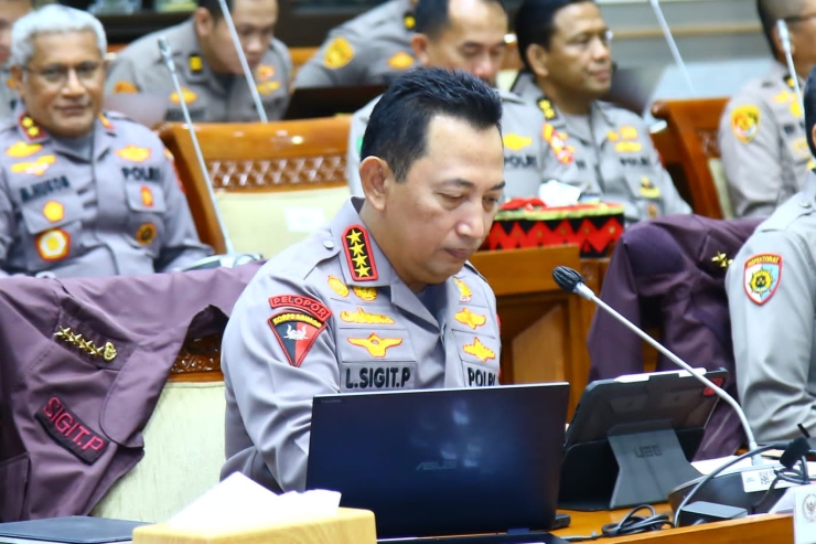 Raker dengan Komisi III DPR RI, Kapolri Kenalkan Pejabat Baru