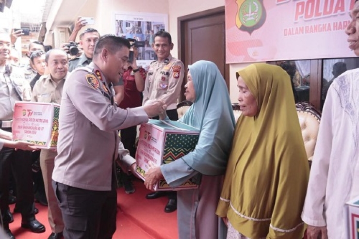 Irjen Pol Karyoto Adakan Bakti Sosial, Religi dan Bedah Rumah di HUT Bhayangakara Ke- 77