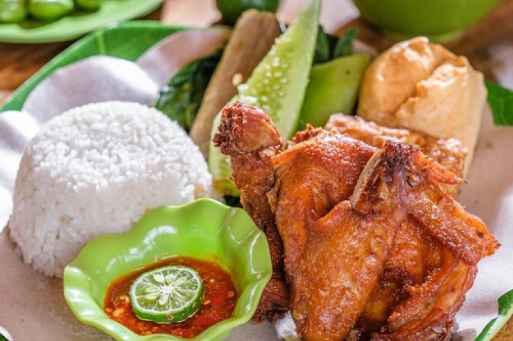 Sensasi Menikmati Nasi Tempong di Restoran Nasi Tempong Indra Kelapa Gading 