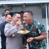 Kapolda Metro Jaya Beri Suprise Kepada Pangdam Jaya di Hari Ulang Tahun TNI Ke-77