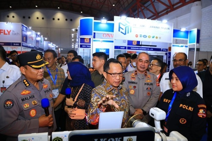 Polri Juara 1 Kategori Desain Booth Terbaik di Pameran Indo Security 2023 