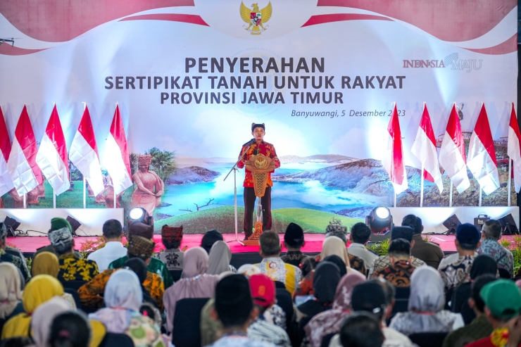 Serahkan 500 Sertifikat di Bumi Blambangan, ATR/BPN: PTSL Program Revolusioner Pemerintah