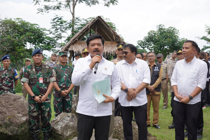 Menteri Hadi Serahkan 1.000 Sertifikat PTSL di Kabupaten Bogor