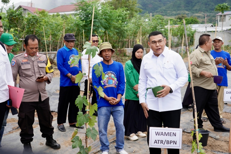 Wamen ATR/Waka BPN Antusias Kunjungi Kampung Reforma Agraria di Palu