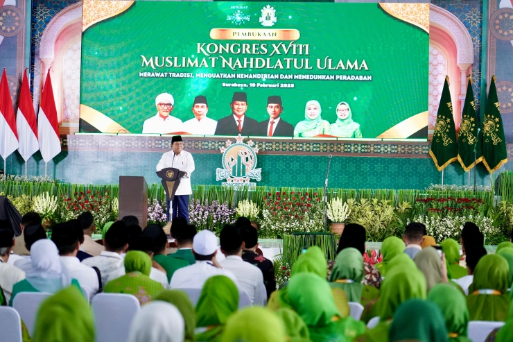 Menteri Nusron Dampingi Presiden Buka Kongres XVIII Muslimat NU