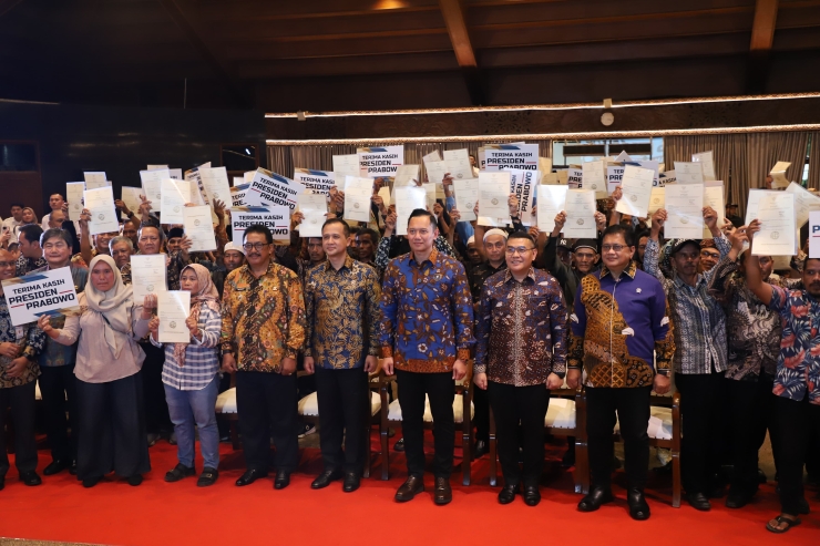 AHY Serahkan 1.120 Sertifikat Hak Milik untuk Warga Transmigrasi Lokal Sukabumi: Awal dari Transmigrasi Modern yang Berkeadilan