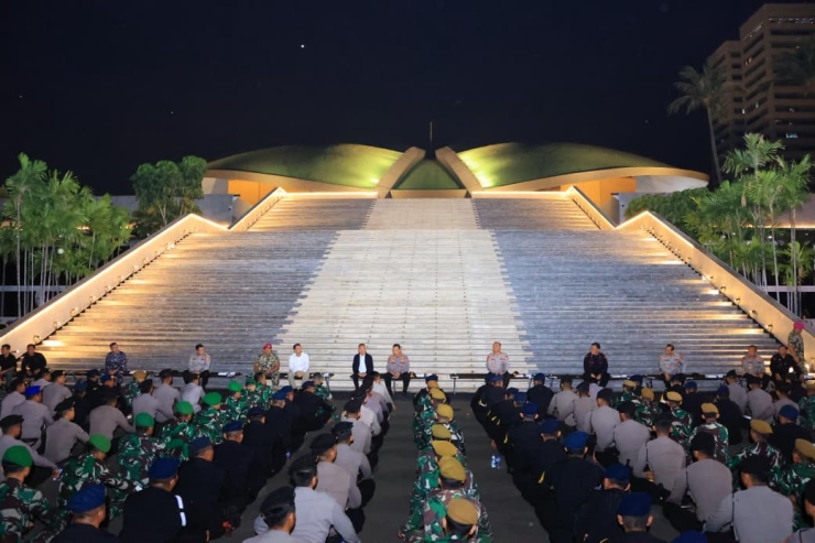Kapolri Gelar Makan Malam Bersama 320 Personel TNI-Polri, Tegaskan Komitmen Jaga Keamanan Objek Vital Nasional