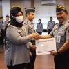Kanwil Kemenkumham DKI Jakarta Berikan Penghargaan Pegawai Teladan