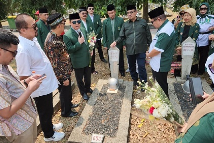 Jas Merah TP. Sriwijaya  Ziarah Tabur Bunga   