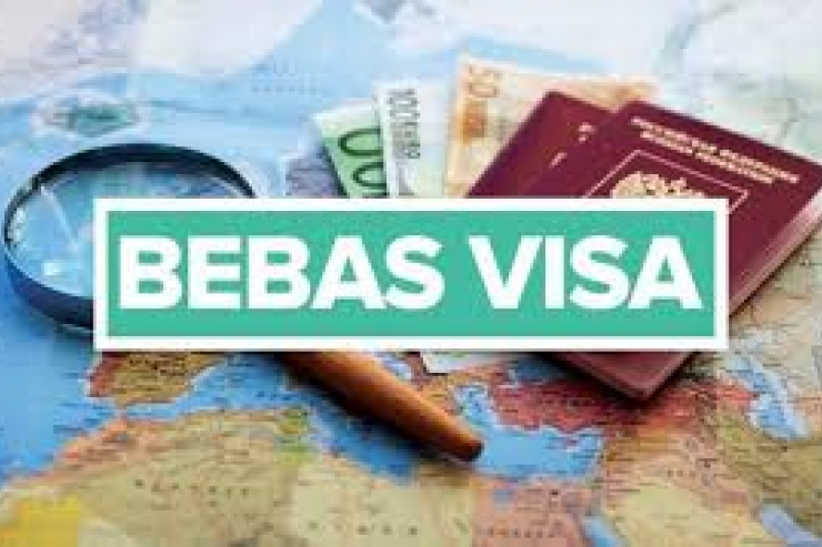 Politisi PDIP Ini Minta Kebijakan Bebas Visa WNA China Dicabut