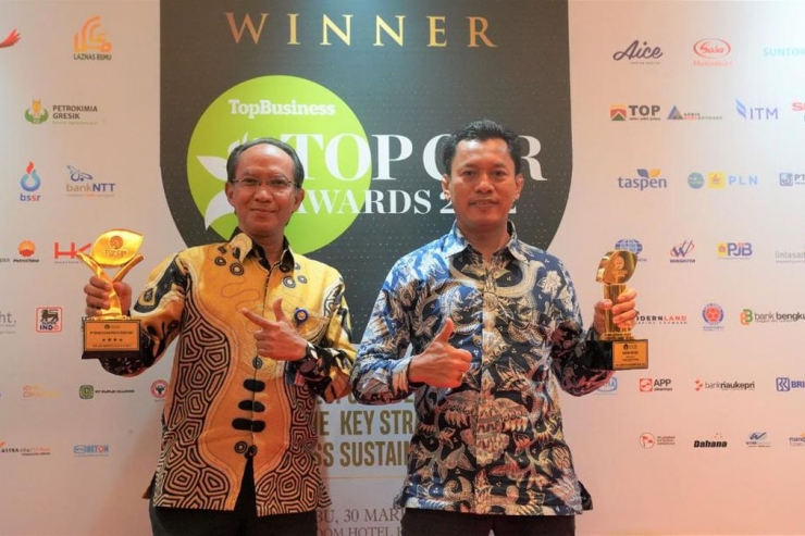 Brantas Abipraya Raih Dua Penghargaan di TOP CSR Awards 2022