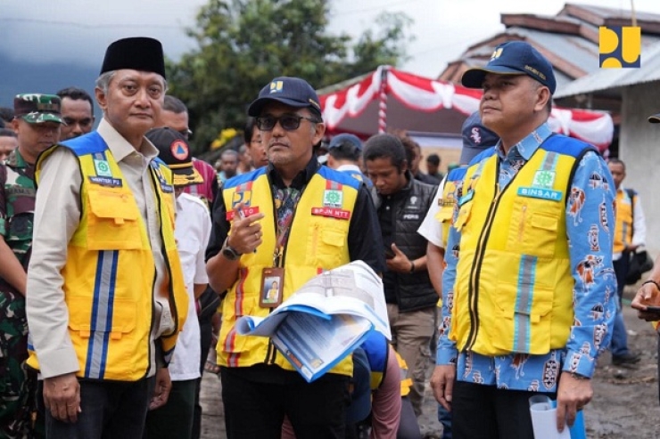 Tinjau Lokasi Bencana Banjir Bandang di Nagekeo, Menteri Dody Instruksikan Prioritaskan Rehabilitasi Infrastruktur