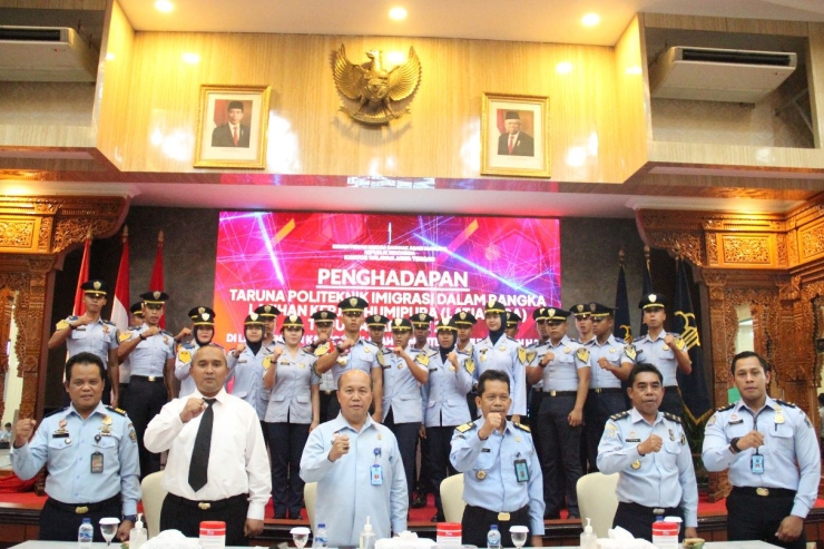 PLT Kakanwil Kemenkumham Jateng Terima Latjapura Taruna-Taruni Poltekim 2023