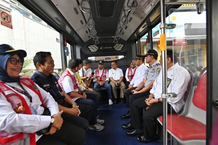 Terintegrasi LRT Jabodebek, Menhub Resmikan Biskita Trans Bekasi Patriot