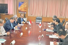Perkuat Kerja Sama Ekonomi, Menko Airlangga Bertemu Menteri Ekonomi Jepang di Tokyo