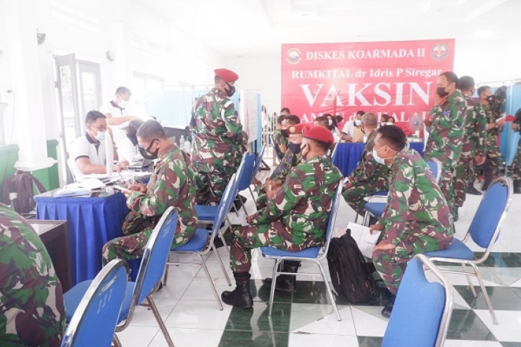 Prajurit Puskopaska  Melaksanakan Vaksinasi Covid-19 Tahap Pertama