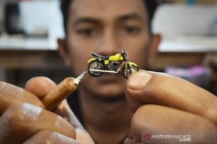 Kerajinan Miniatur Sepeda Motor